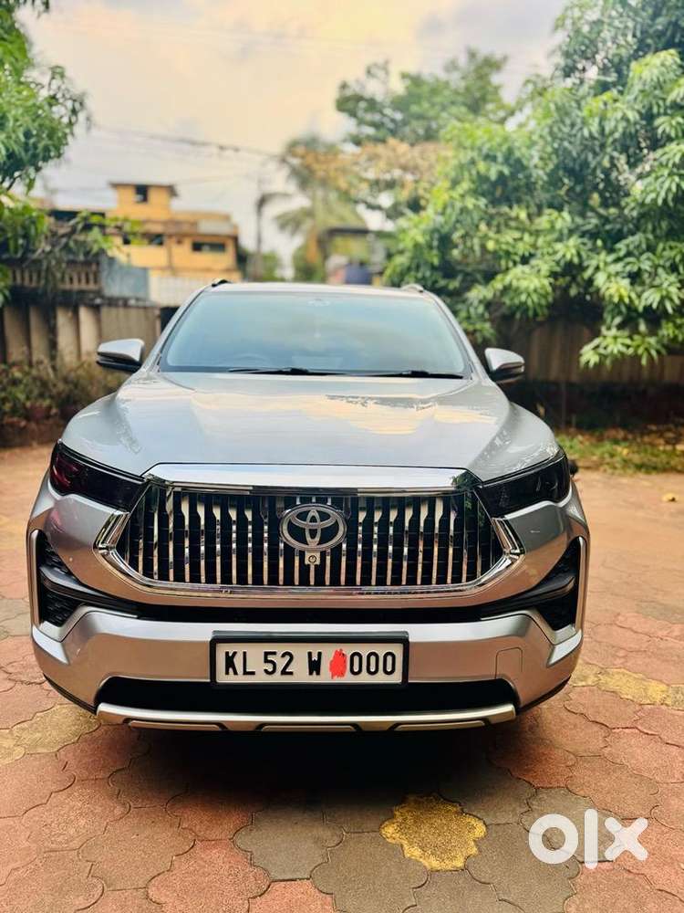 Toyota Innova Hycross 2023 Petrol Well Maintained