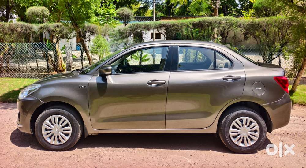 Maruti Suzuki Swift Dzire Amt Vxi, 2017, Petrol