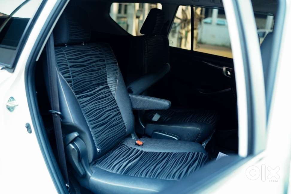 Toyota Innova Crysta 2.4 V, 2016, Diesel