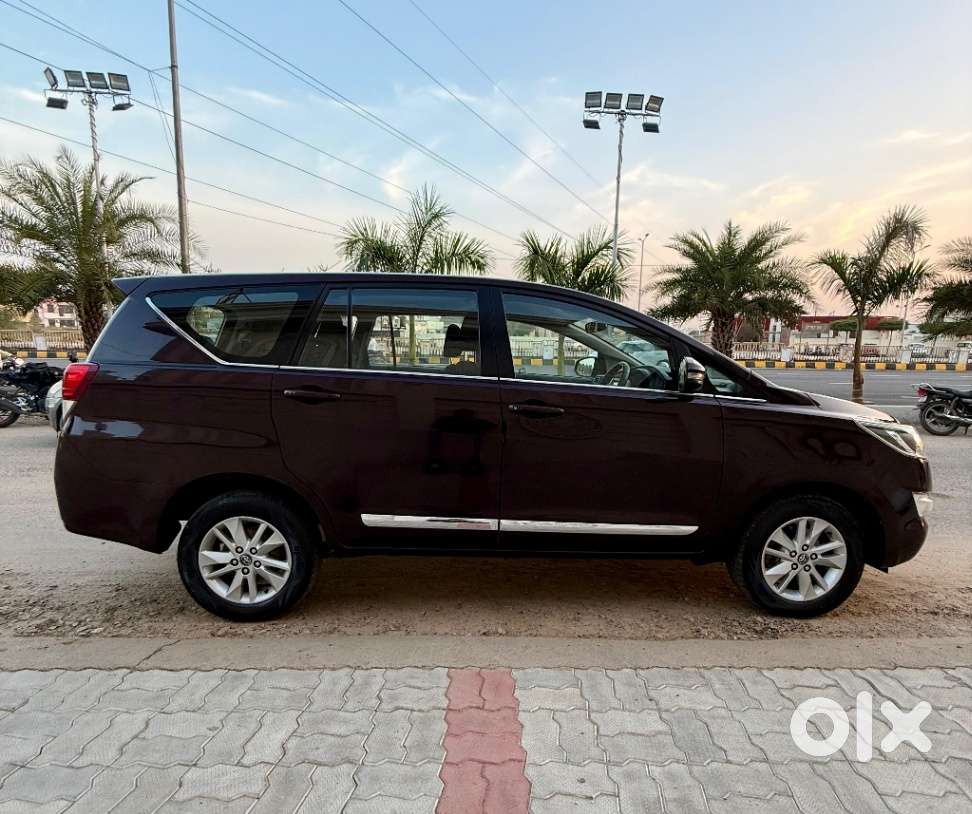 Toyota Innova Crysta 2.8 Gx At 8 Seater, 2018, Diesel