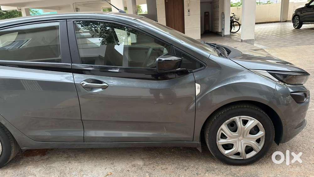 Tata Altroz Petrol Manual 2024