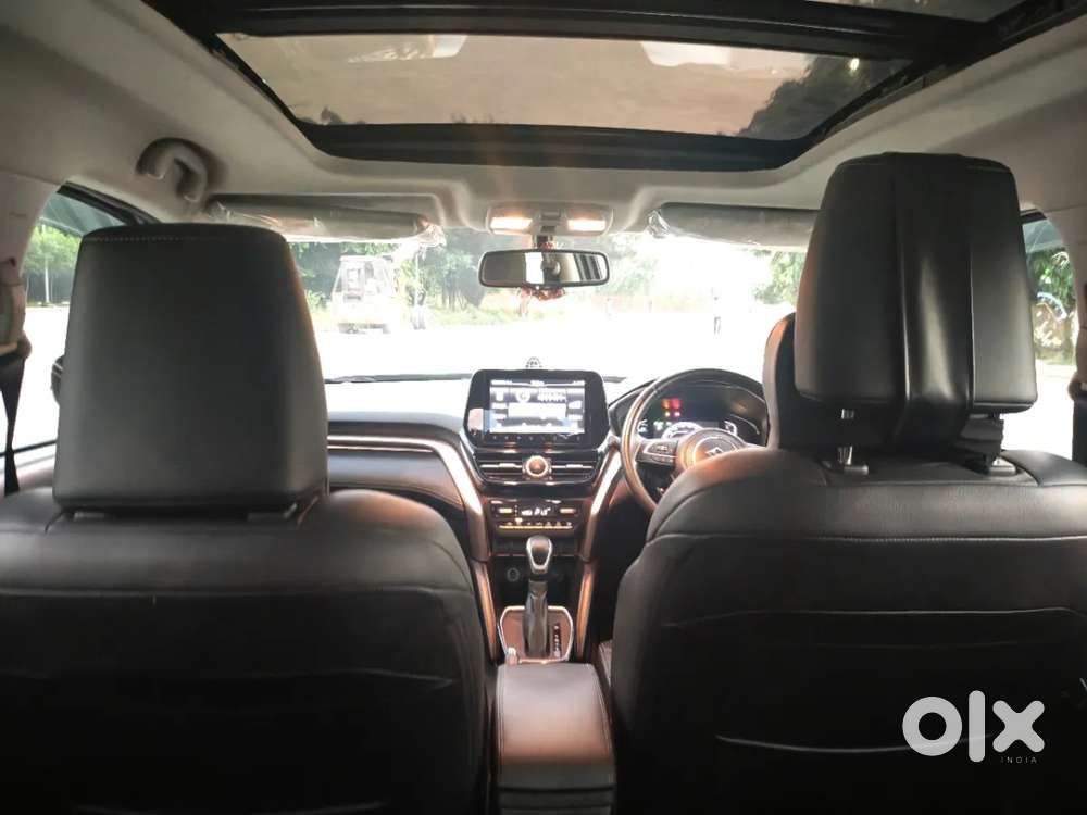 Maruti Suzuki Grand Vitara 1.5 Alpha Plus Intelligent Hybrid Ecvt, 2..