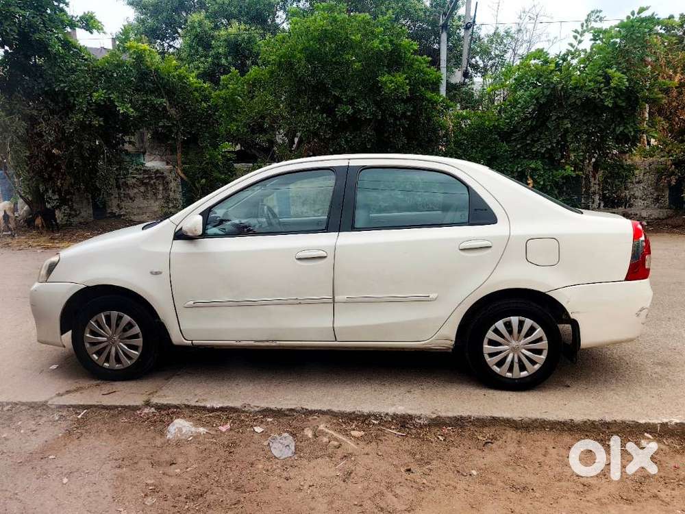 Toyota Etios 2010-2012 G, 2011, Petrol