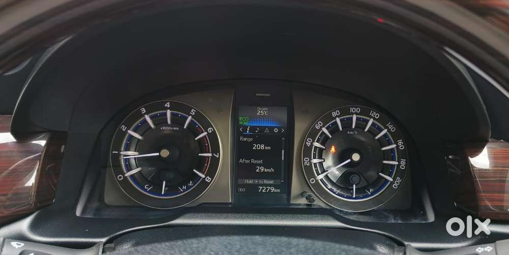 Toyota Innova Crysta 2.7 Vx Mt, 2023, Petrol