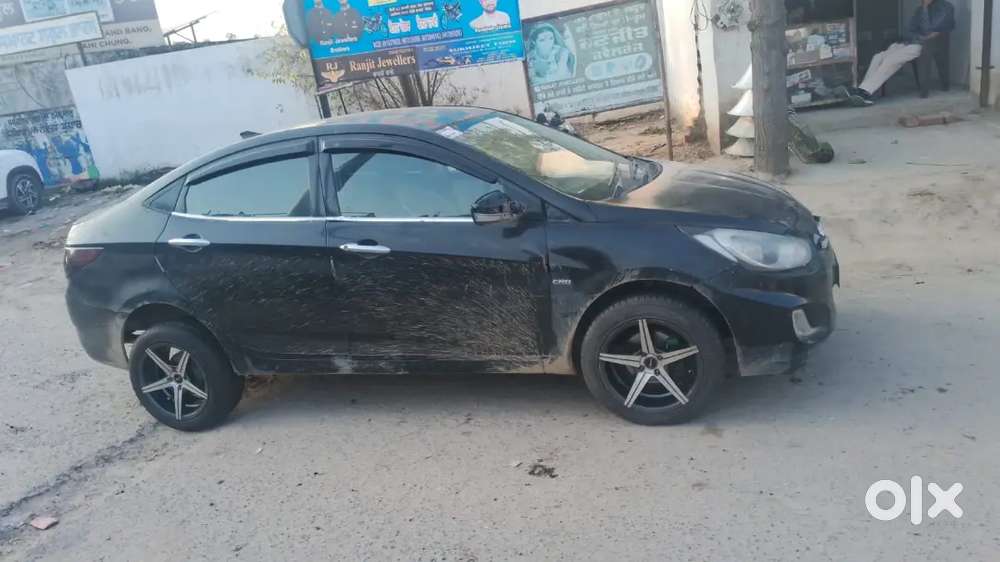 Hyundai Verna 2011