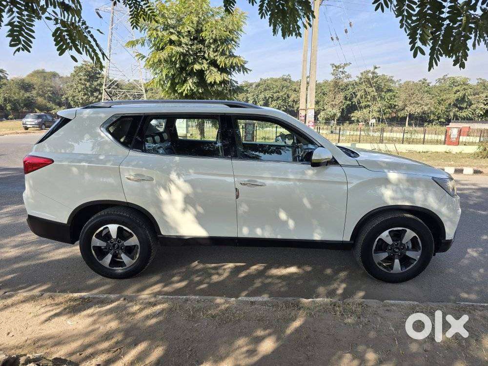 Mahindra Alturas G4 4x2 At, 2019, Diesel