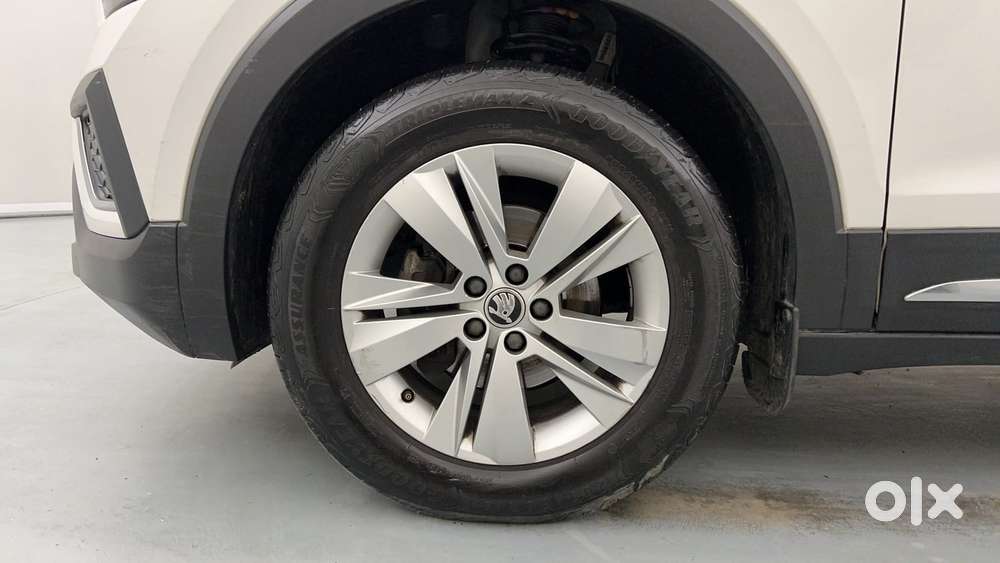 Skoda Kushaq 1.0 Tsi Ambition, 2022, Petrol