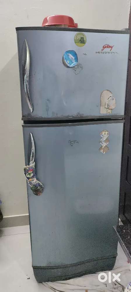 Godrej Double Door Refrigerator @ 4000/ VYPIN KARTHEDOM MALIPURAM