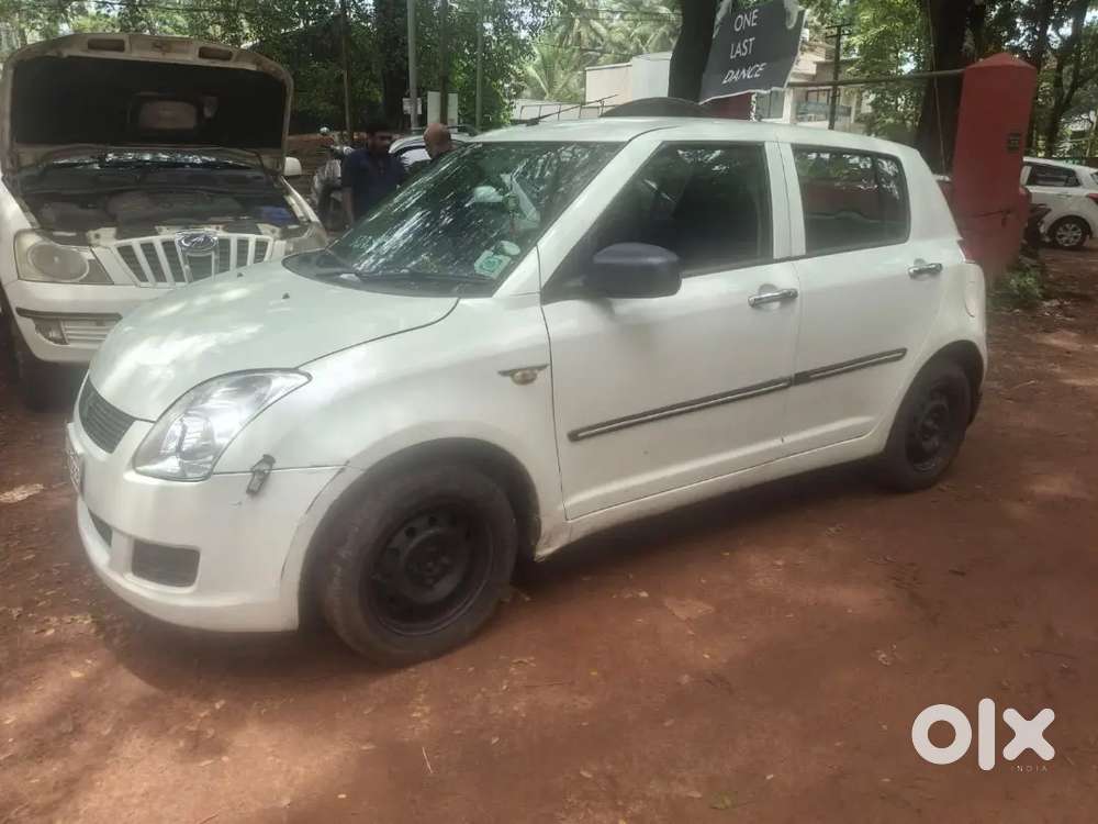 Maruti Suzuki Swift 2010 Petrol Lxi