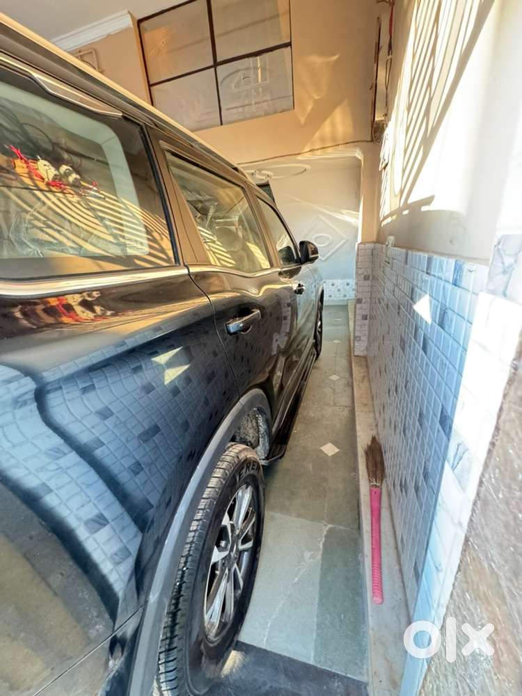 Mahindra Scorpio-n Z8 Select Petrol Manual 2025 In Showroom Condition