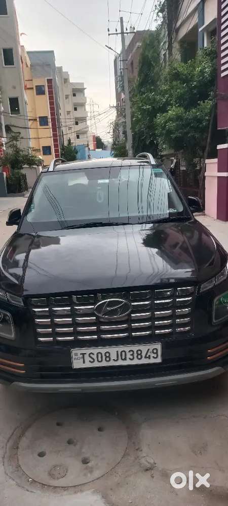 Hyundai Venue 2023 Petrol 45000 Km Driven