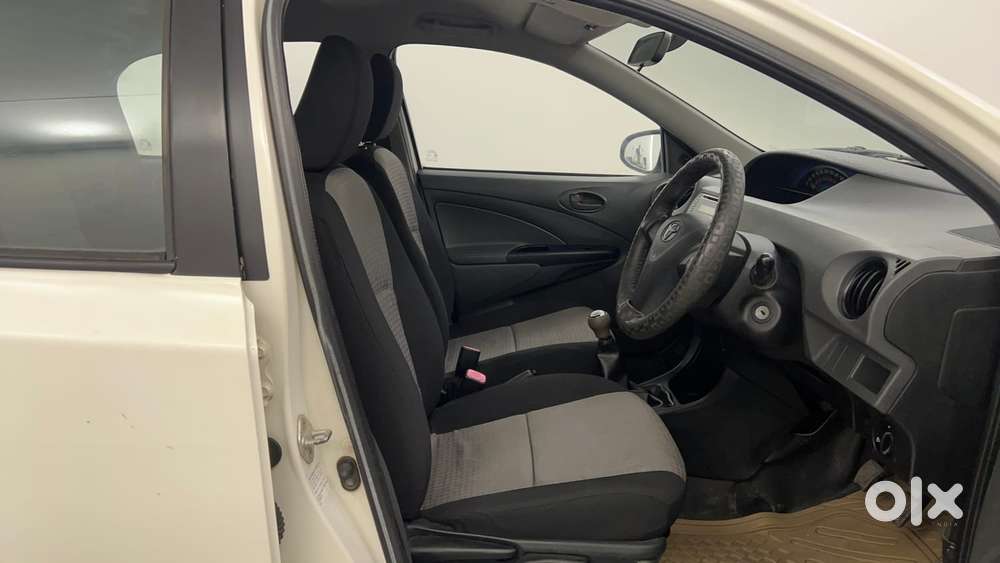 Toyota Etios Liva G, 2013, Petrol