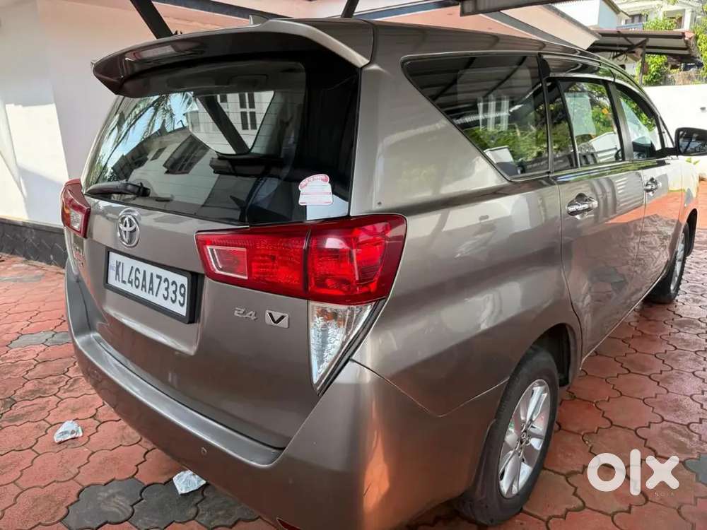 Toyota Innova Crysta 2018 Diesel Well Maintained