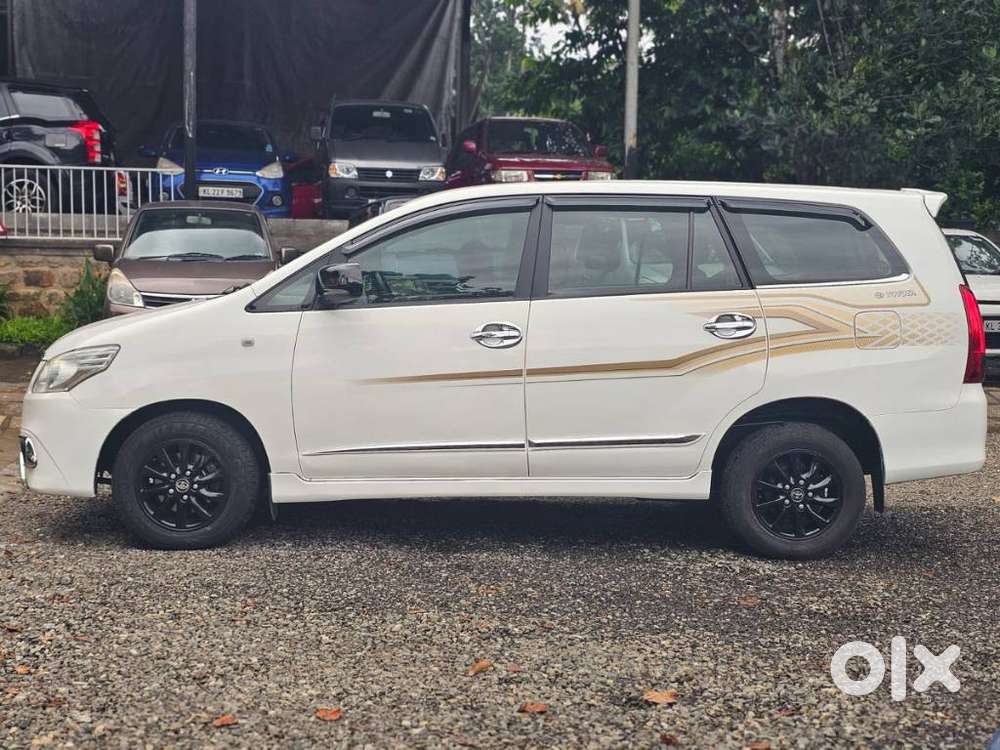 Toyota Innova 2.5 Gx 7 Str Bs-iii, 2015, Diesel