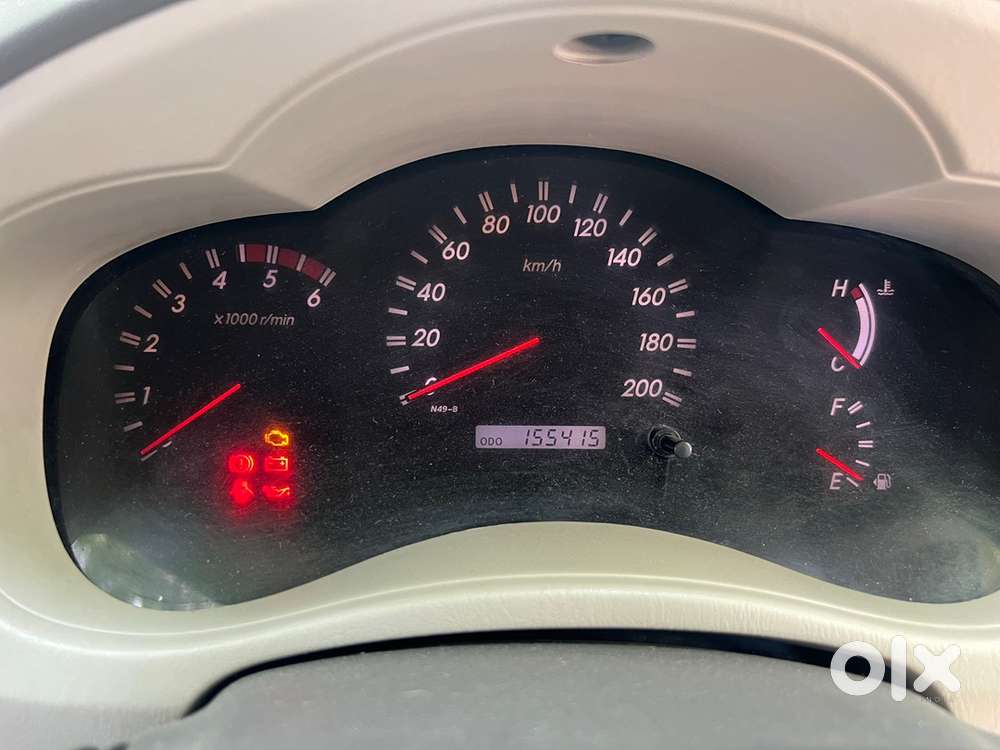 Toyota Innova Diesel 2011 2.5 V Bucket Seats