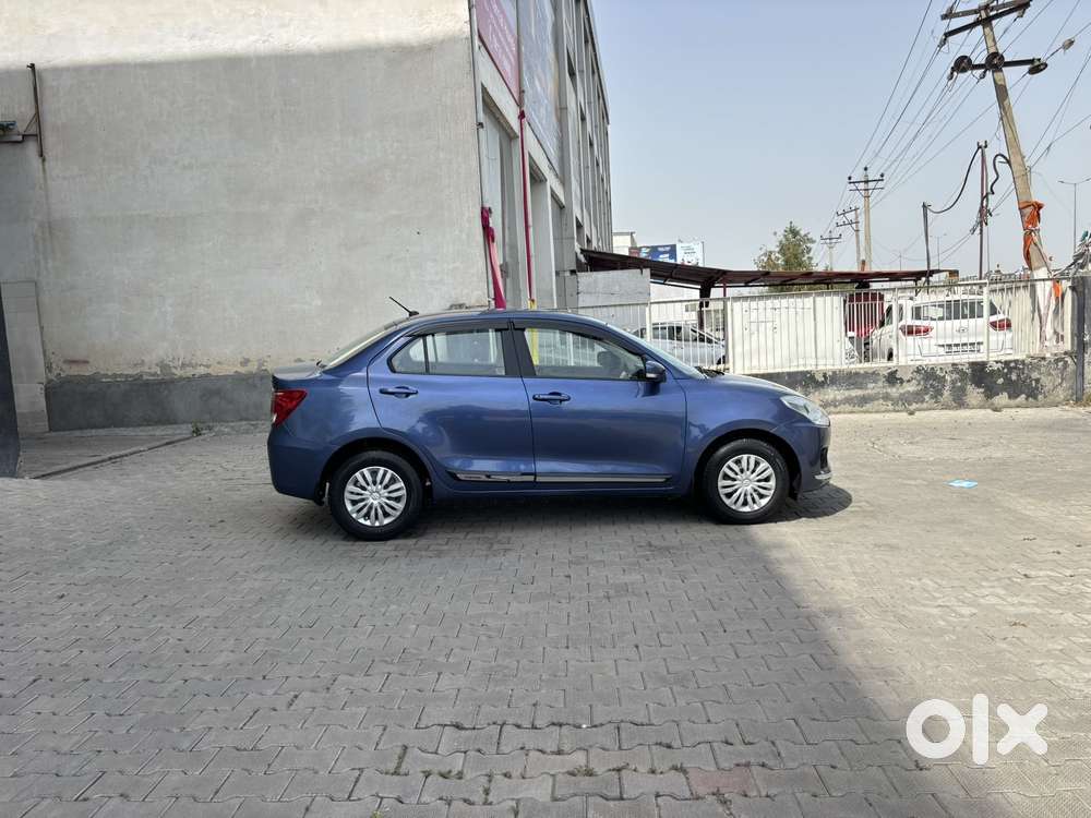 Maruti Suzuki Swift Dzire Vxi(o) Mt, 2017, Petrol