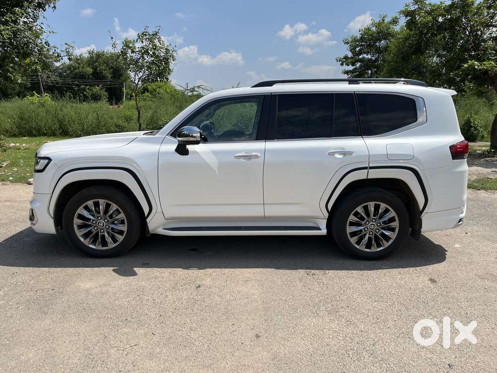 Toyota Land Cruiser Zx Petrol, 2024, Petrol
