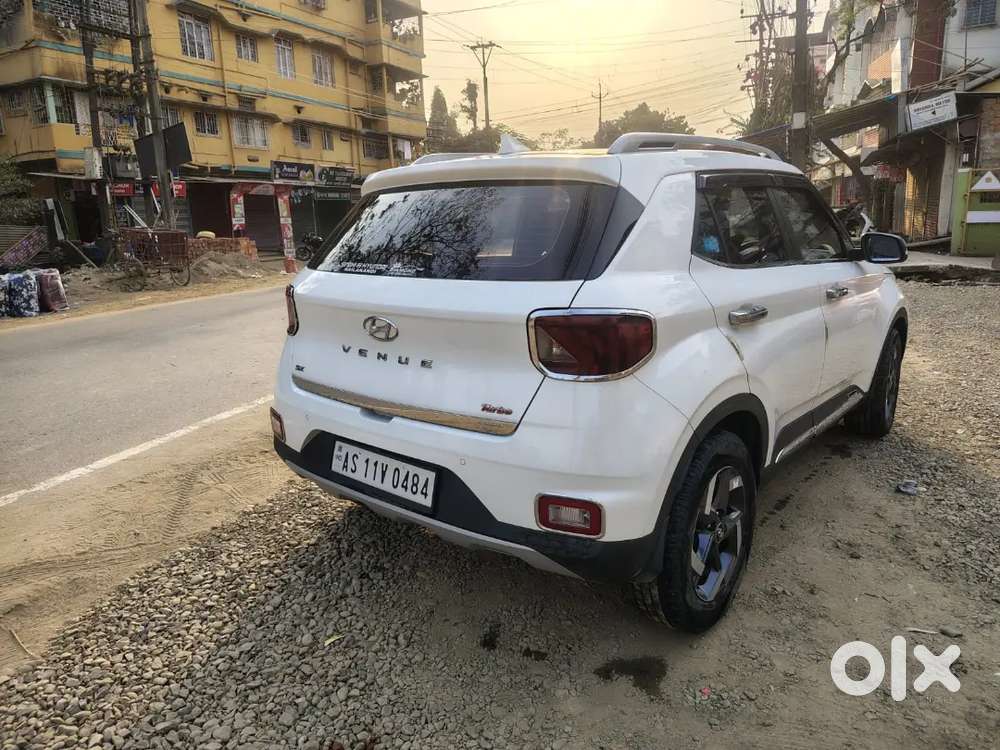 Hyundai Venue Turbo Manual 2021