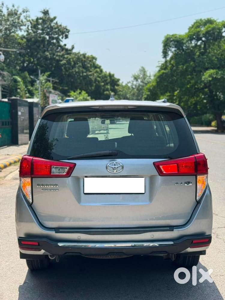Toyota Innova Crysta [2020-ongoing] 2.4 Vx 7 Str, 2017, Diesel