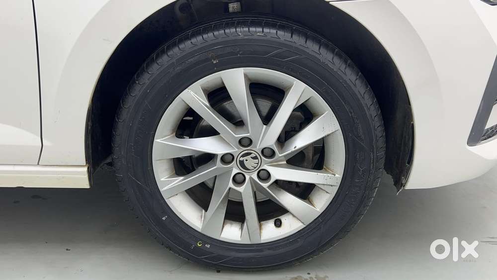Skoda Slavia Ambition 1.0l Tsi Mt, 2022, Petrol