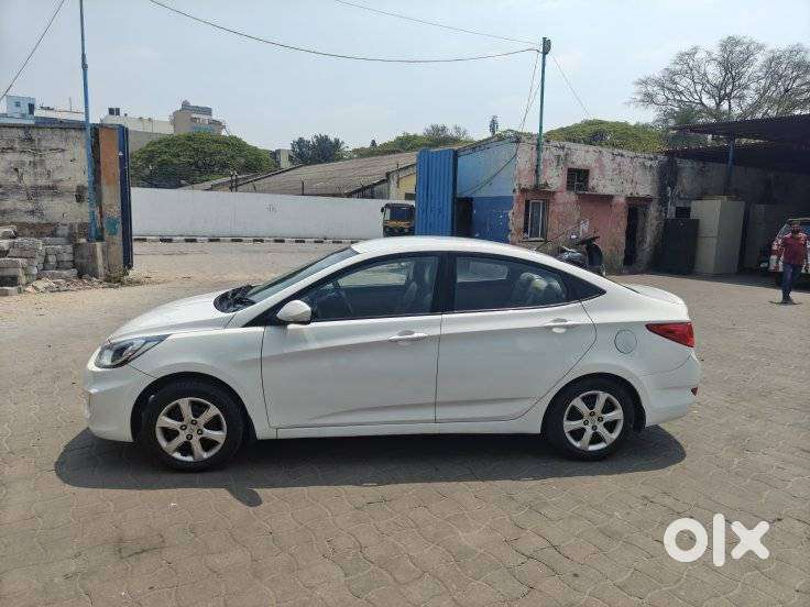 Hyundai Fluidic Verna