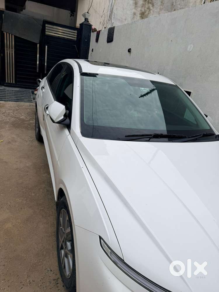 Hyundai Verna Petrol 2025