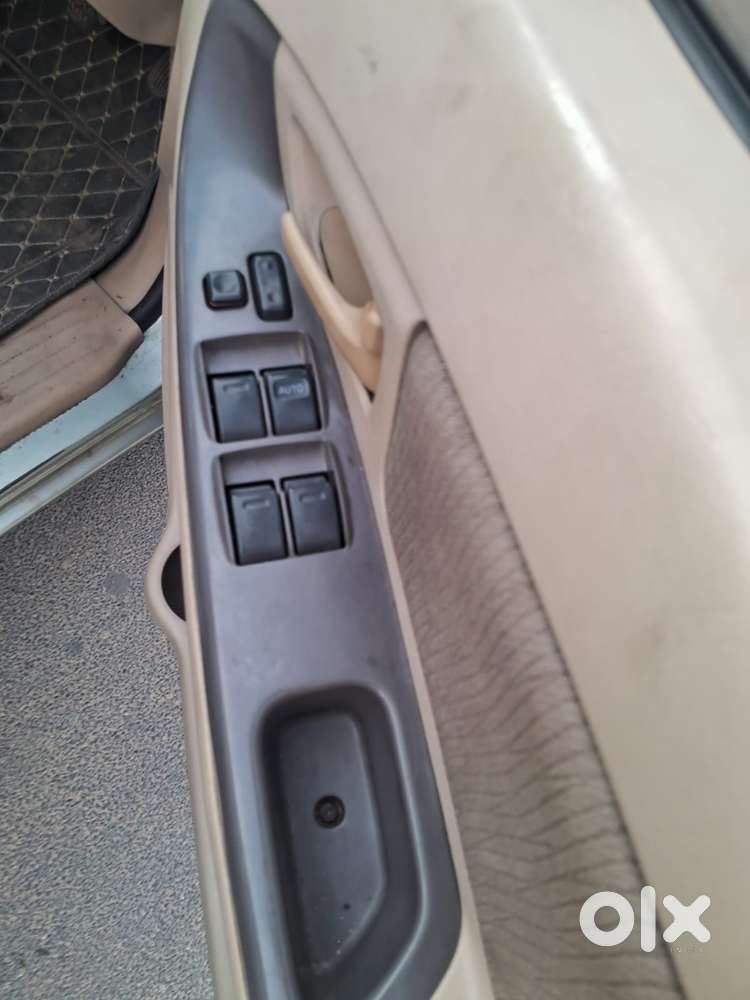 Toyota Innova 2.5 E 8 Str, 2005, Diesel