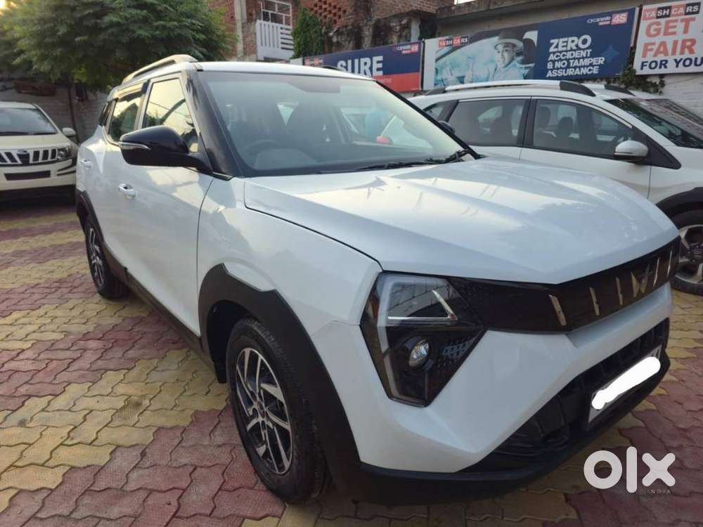 Mahindra Xuv 3xo Ax5 Pm Mt, 2023, Petrol