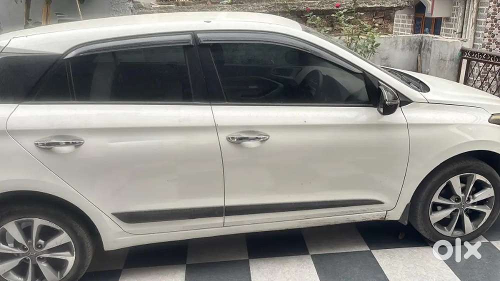 Hyundai Elite I20 2015 Diesel 80000 Km Driven