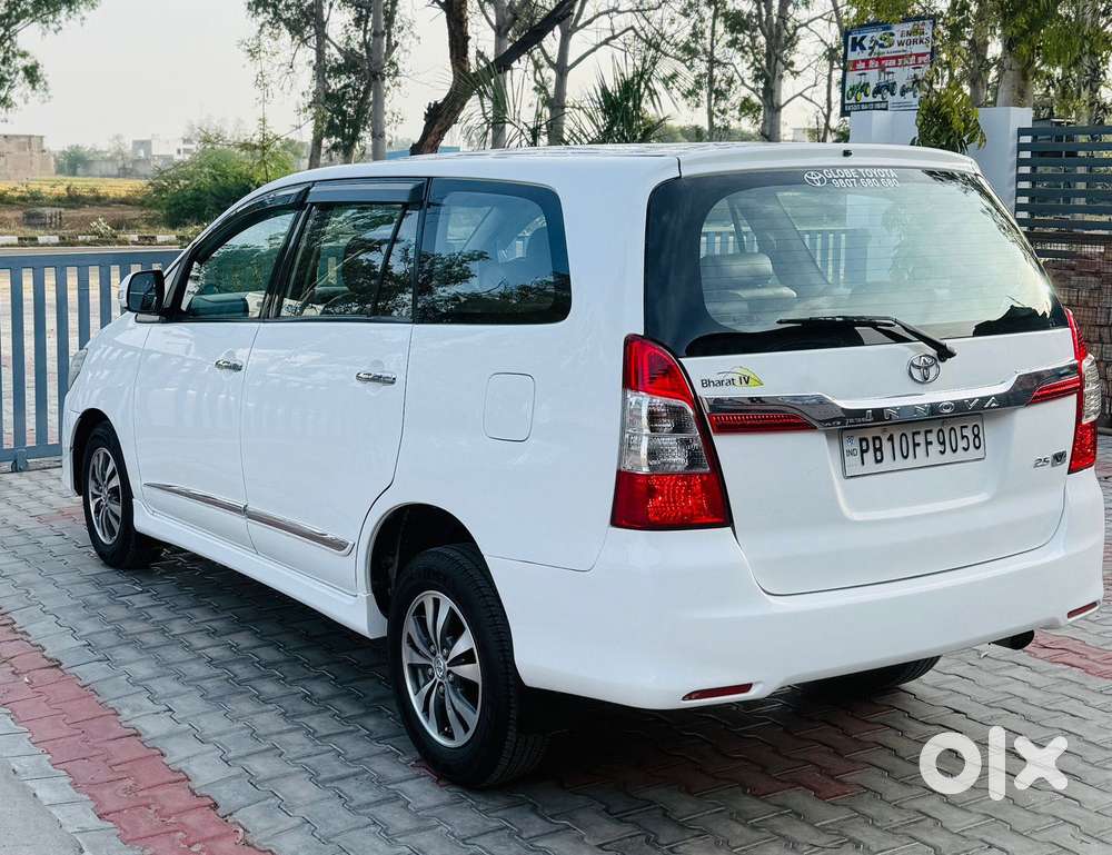 Toyota Innova 2009-2011 2.5 E 7 Str, 2016, Diesel