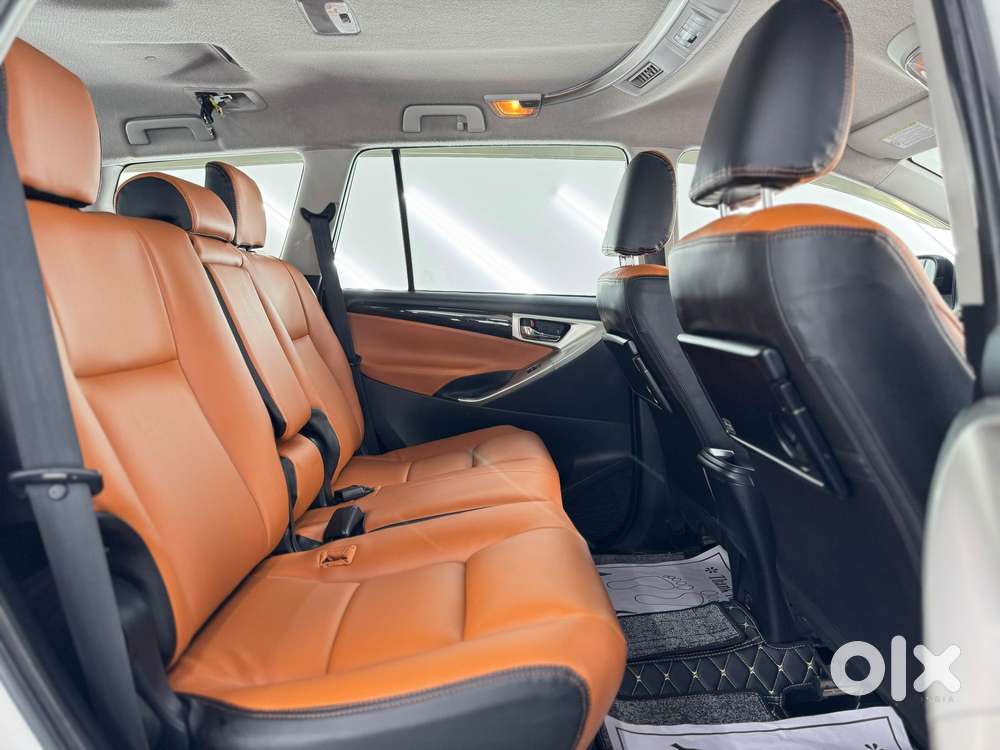 Toyota Innova Crysta 2.4 V, 2016, Diesel