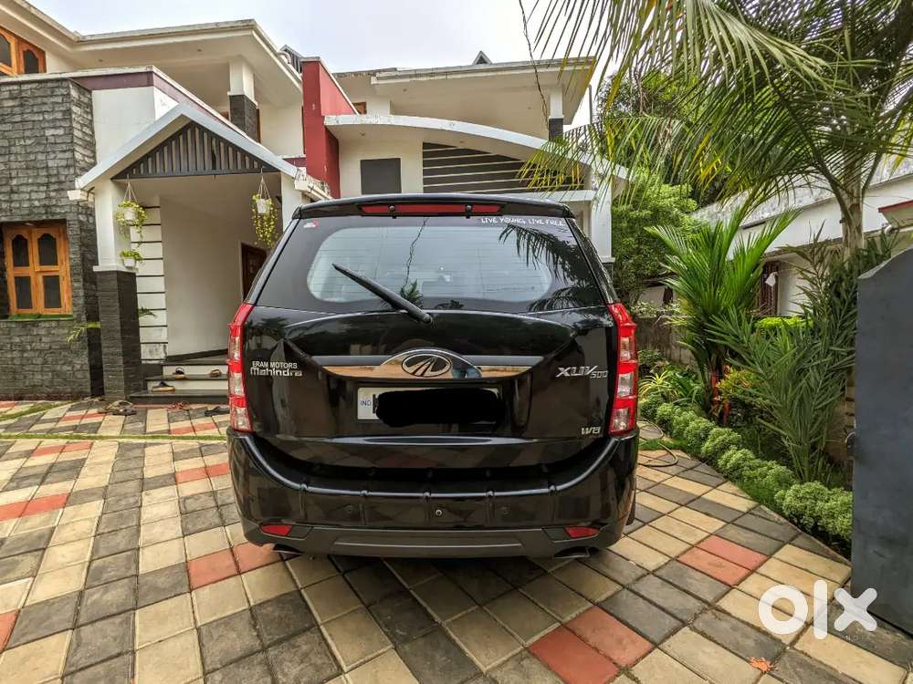 Mahindra Xuv500 2015 Diesel 87000 Km Driven Well Maintained