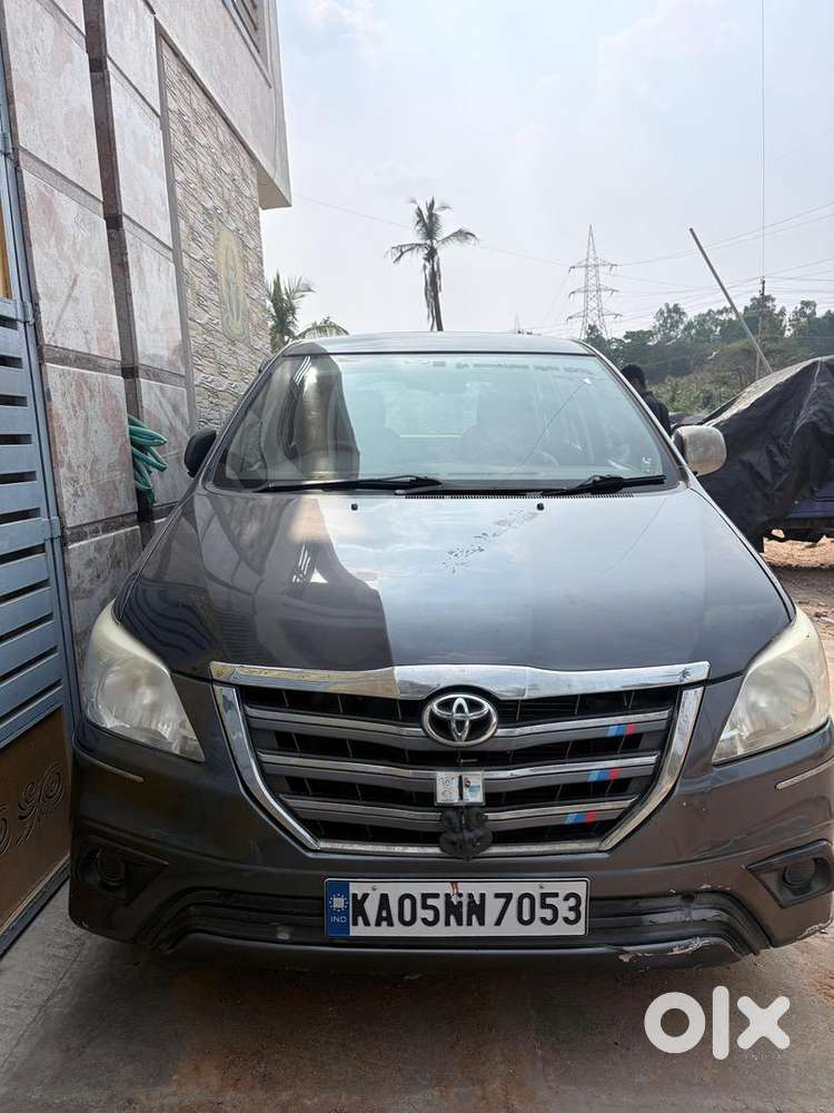 Toyota Innova 2015