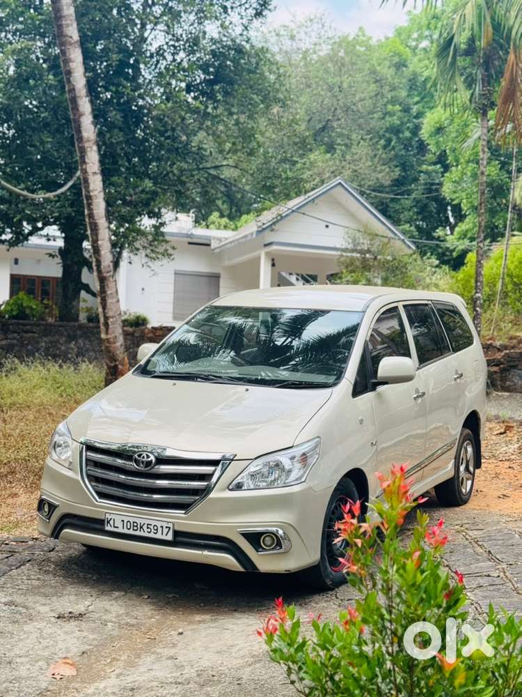 Toyota Innova 2014