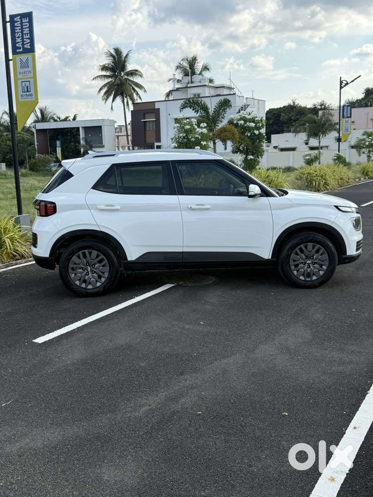 Hyundai Venue Sx (o) Mt 1.5 Diesel, 2023, Diesel