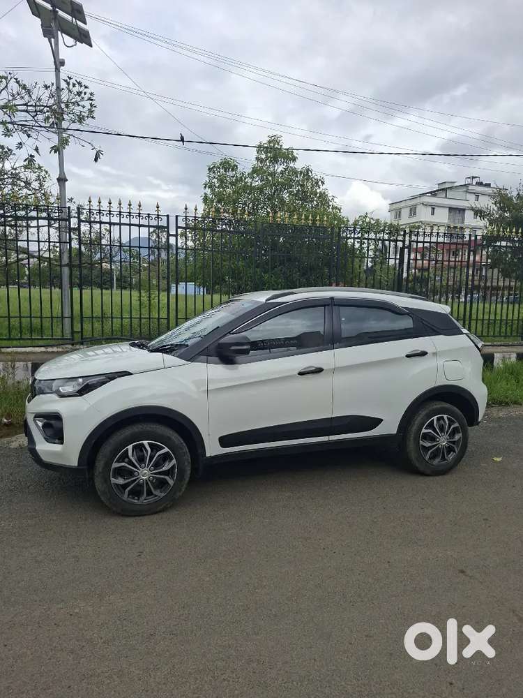 Tata Nexon 2023 November, Sunroof