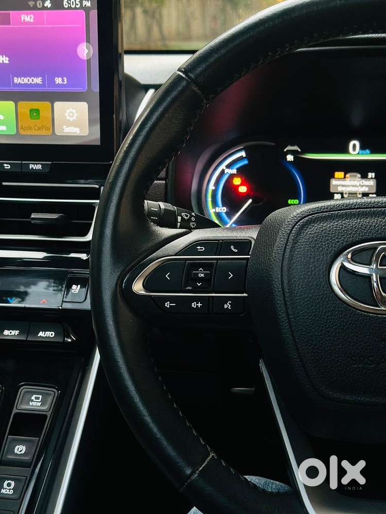 Toyota Innova Hycross 2.0 Zx Hybrid 7 Str, 2023, Petrol