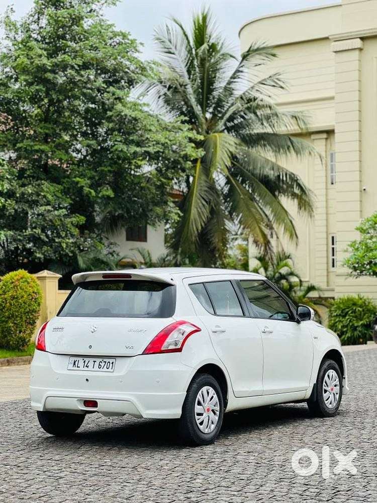 Maruti Suzuki Swift Vxi + Manual, 2016, Petrol