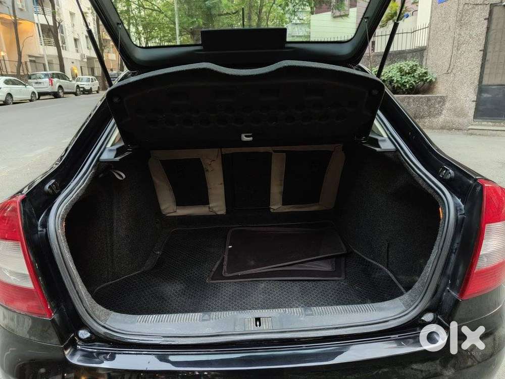 Skoda Laura 1.8 Tsi Ambiente, 2011, Petrol