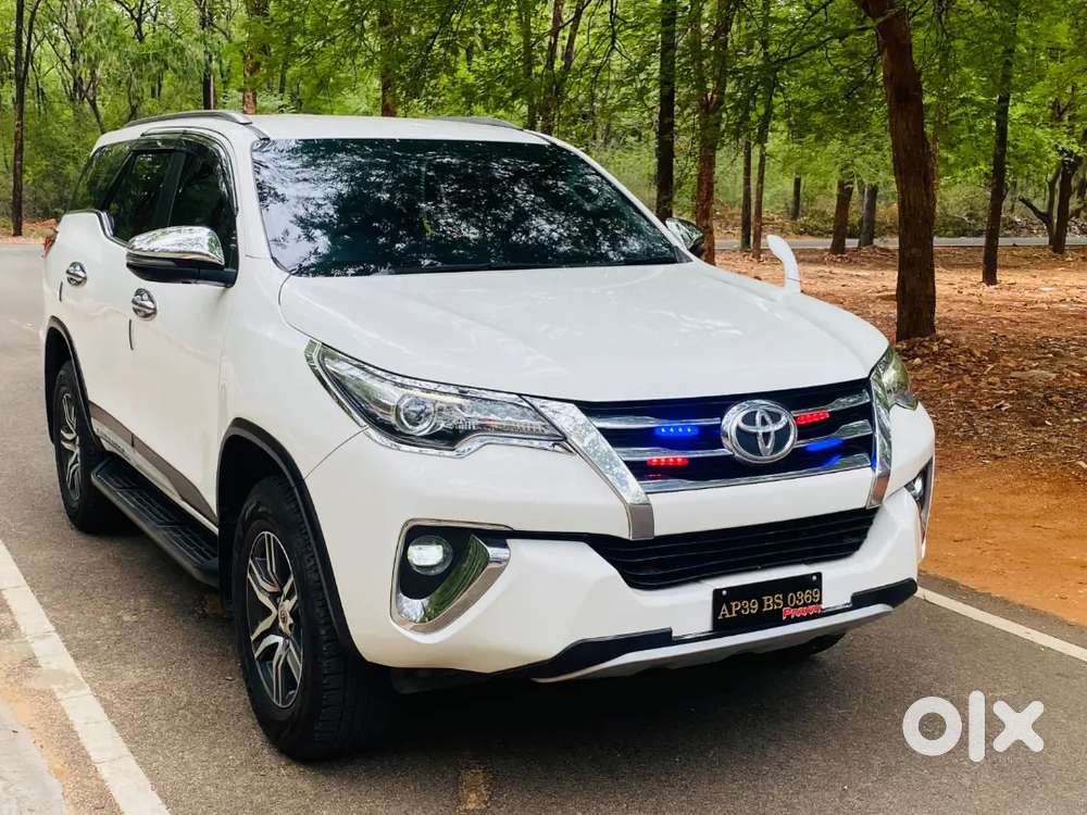 Toyota Fortuner Legender 2019 Variant