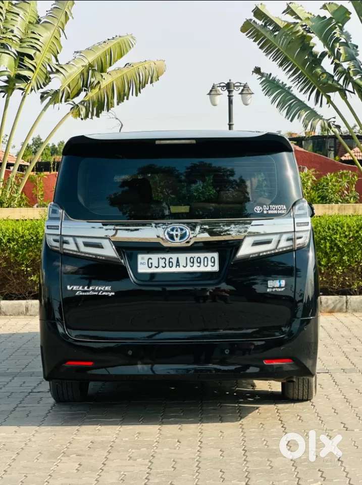 Toyota Vellfire Vip – Executive Lounge, 2023, Petrol