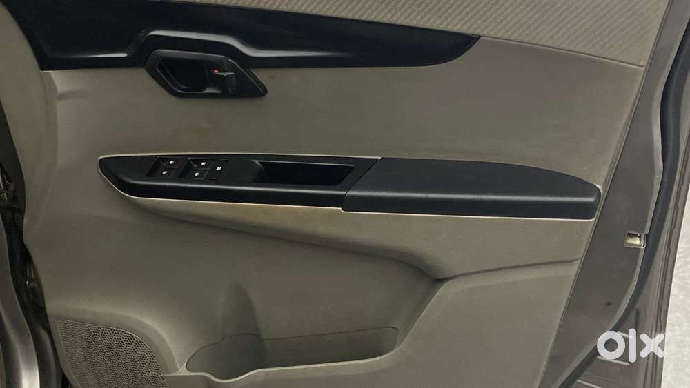 Mahindra Kuv 100 Mfalcon G80 K4, 2016, Petrol