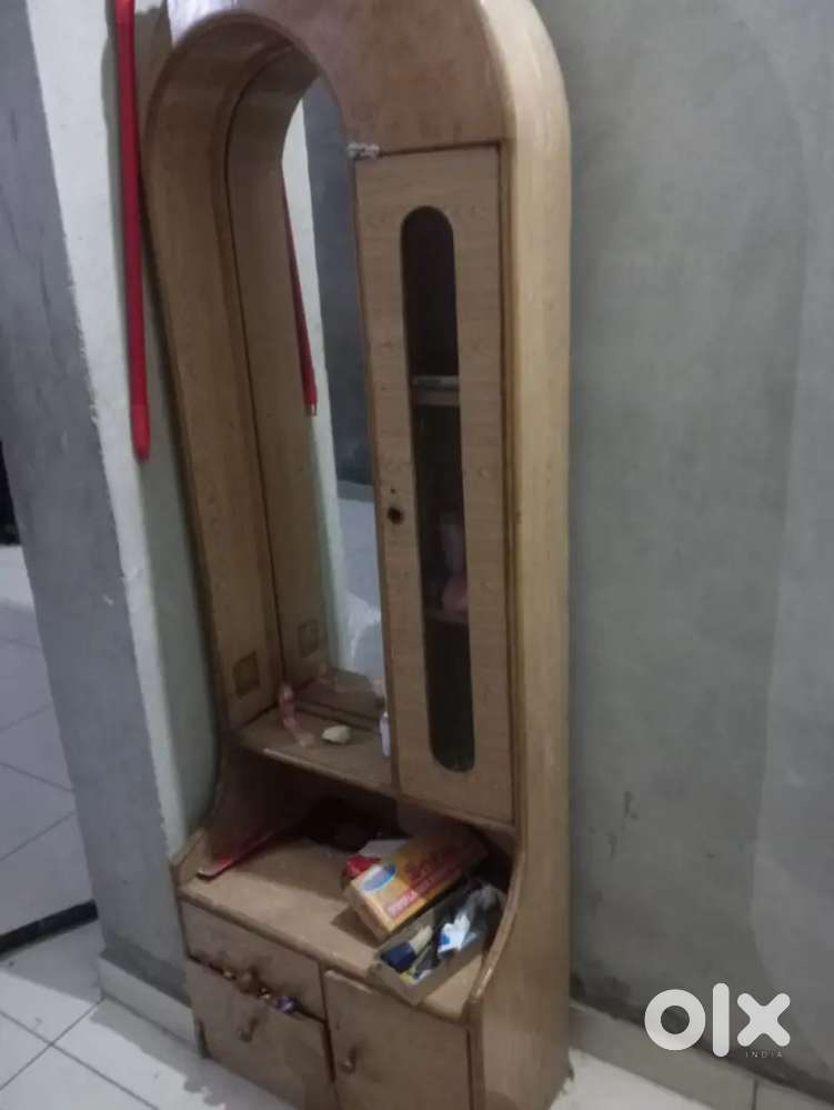 Dressing table