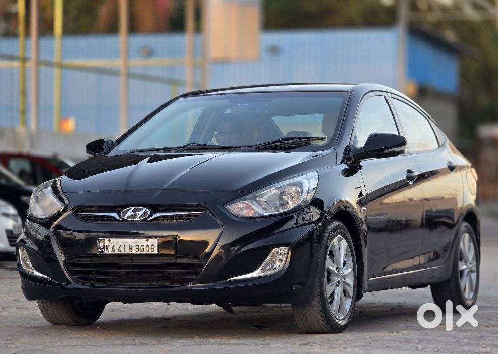 Hyundai Fluidic Verna 1.6 Vtvt Sx, 2011, Petrol
