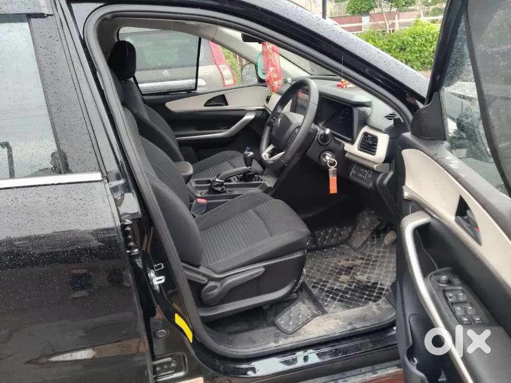 Mahindra Xuv700 7 Seatr  2025 Year