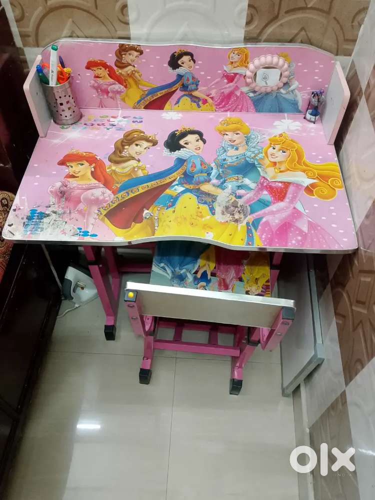 Study table for kids