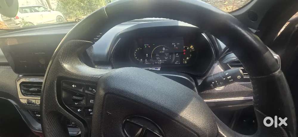 Tata Harrier 2023 Red Dark Edition