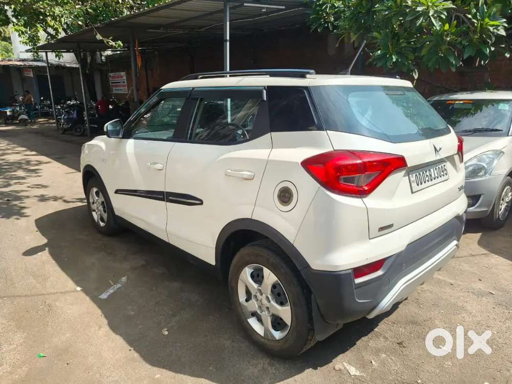 Mahindra Xuv300 2022 Petrol Well Maintained