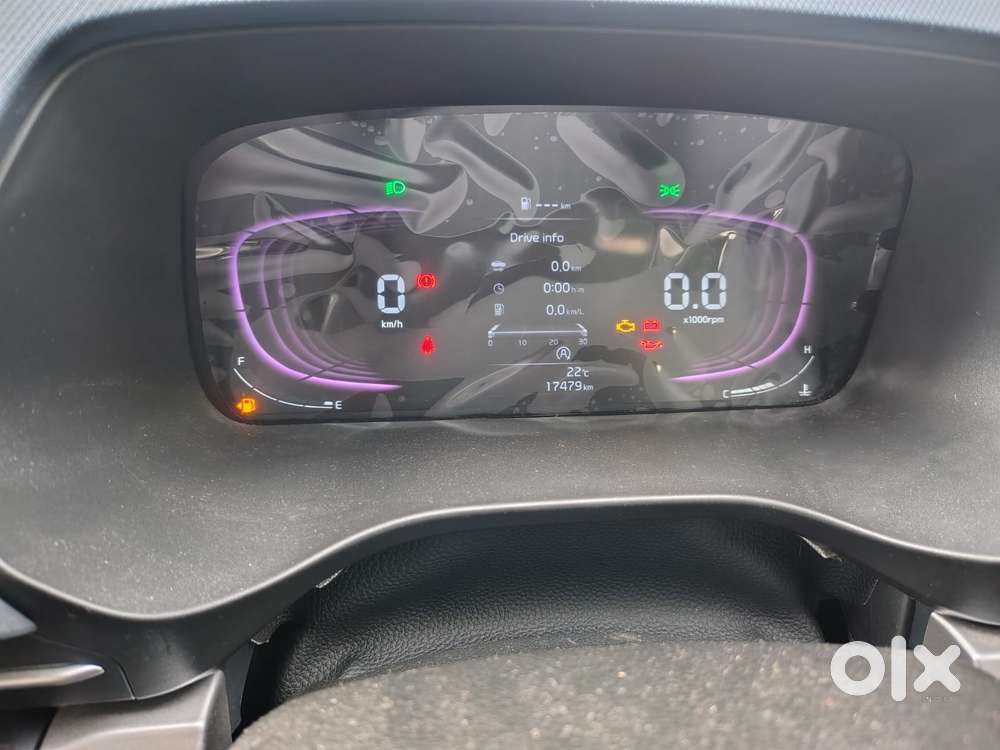 Kia Carens G 1.5 6mt Premium (o) 7-seater, 2024, Petrol