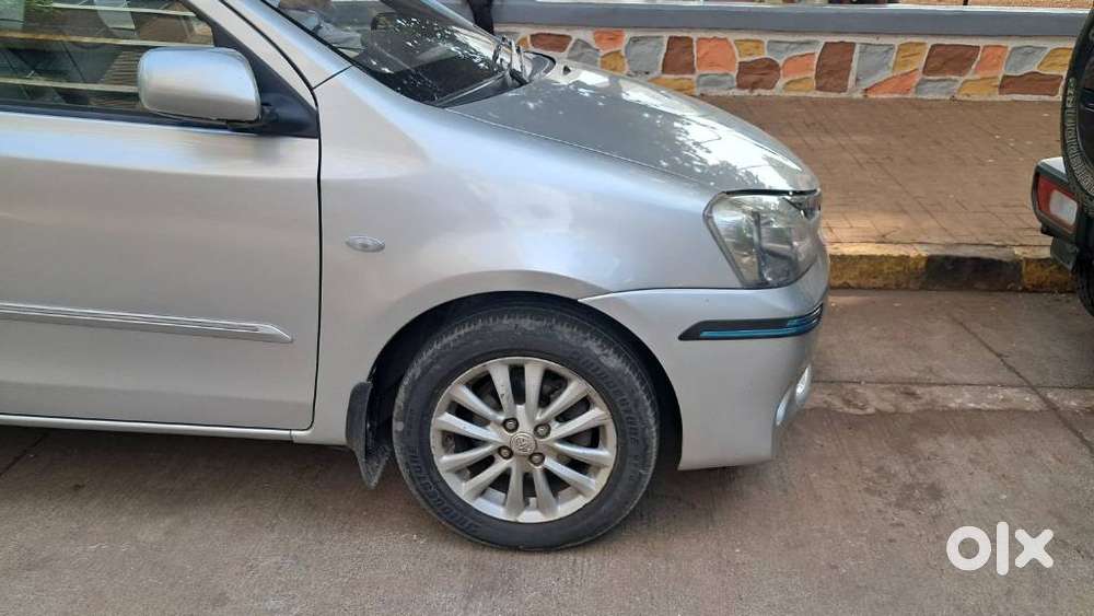Toyota Etios V, 2011, Petrol